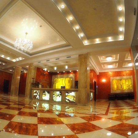Hotel Mir Rivne Zewnętrze zdjęcie