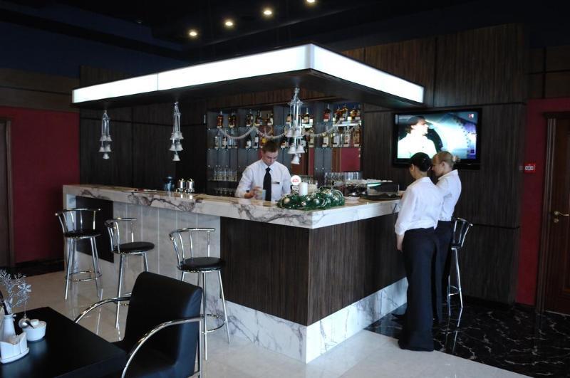 Hotel Mir Rivne Zewnętrze zdjęcie