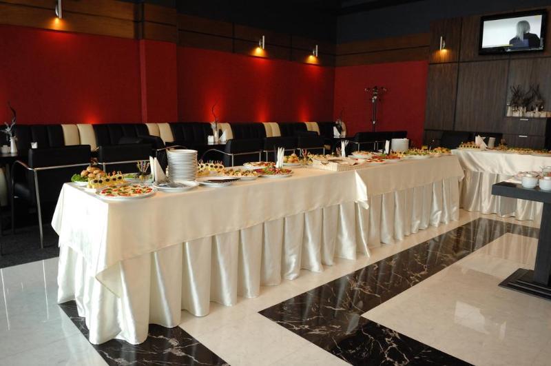 Hotel Mir Rivne Zewnętrze zdjęcie