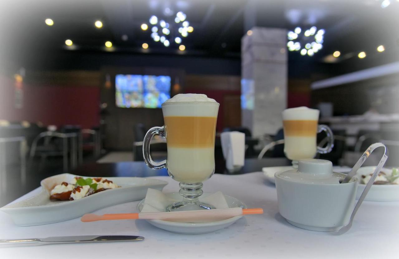 Hotel Mir Rivne Zewnętrze zdjęcie